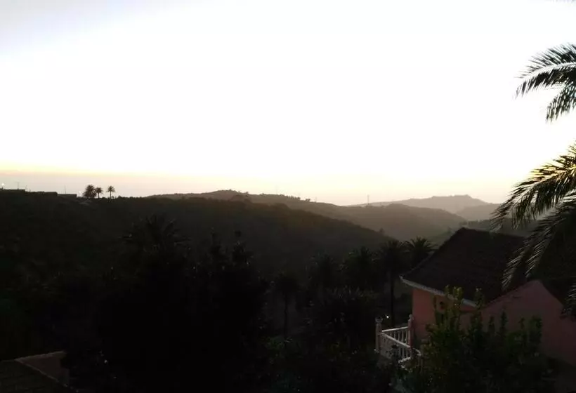 Hotelli Pension Amparo Las Hayas