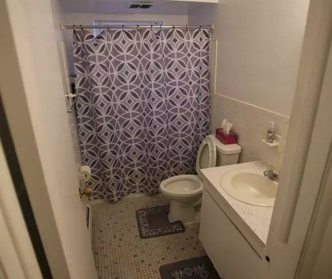 Hotelli The Dearborn Suites