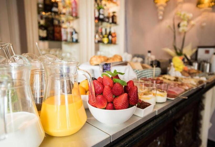 בית מלון כפרי The Town House  Adults Only