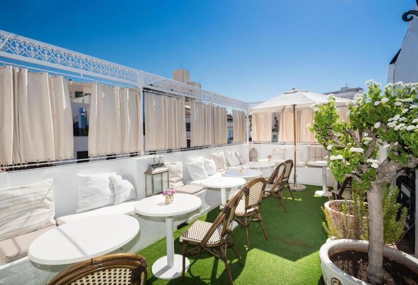 בית מלון כפרי The Town House  Adults Only