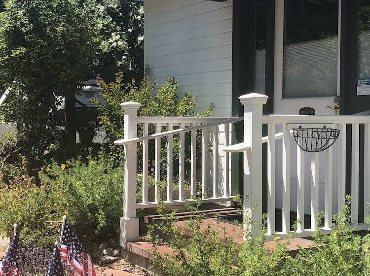 فندق Abigail S Bed And Breakfast Inn