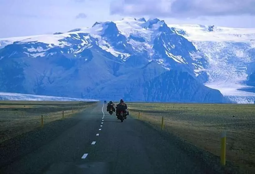 هتل Arnanes Country