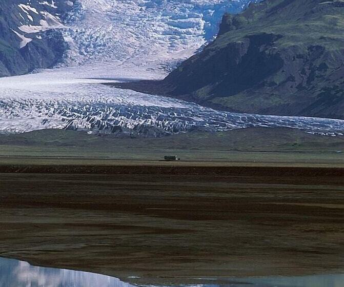 هتل Arnanes Country