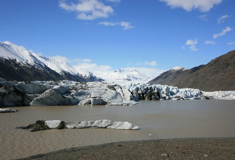 هتل Arnanes Country