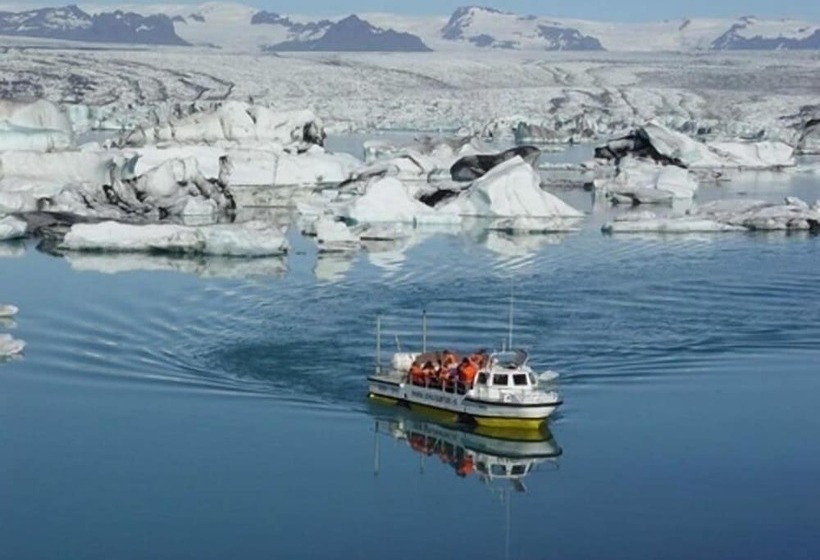 هتل Arnanes Country