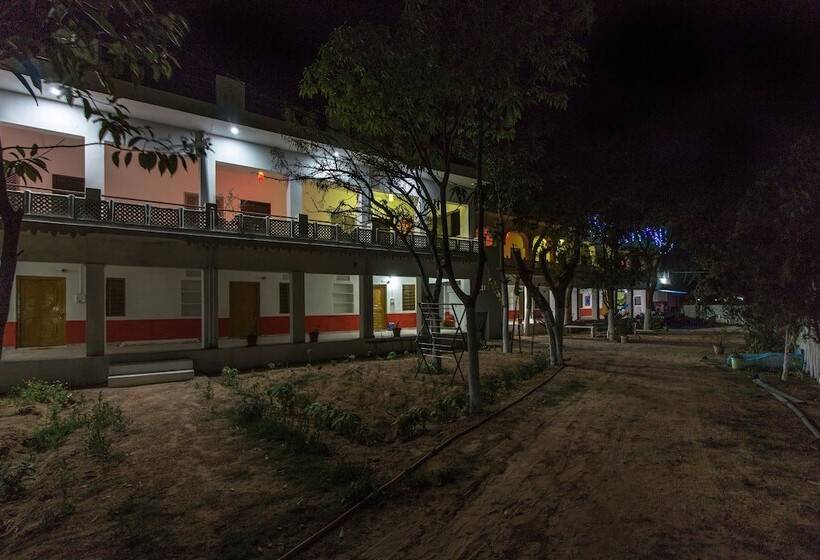 Hotell Backpacker Panda Chand Palace