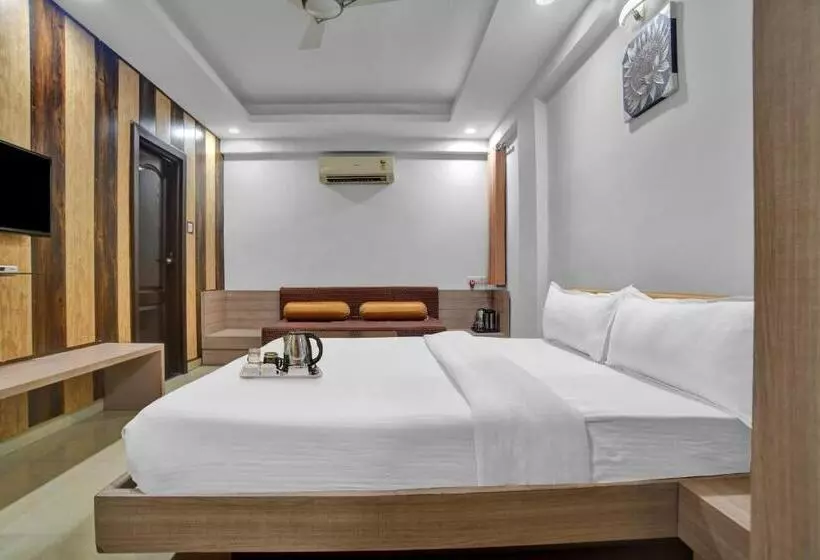 هتل Super Townhouse Divya Palace