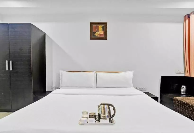 هتل Super Townhouse Divya Palace