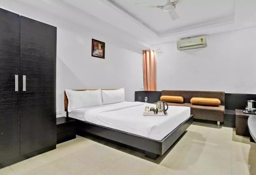 هتل Super Townhouse Divya Palace
