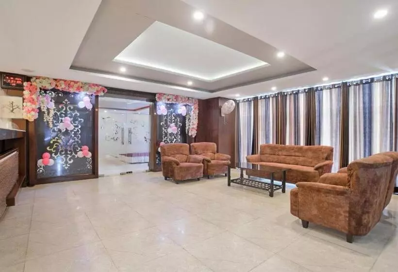 هتل Super Townhouse Divya Palace