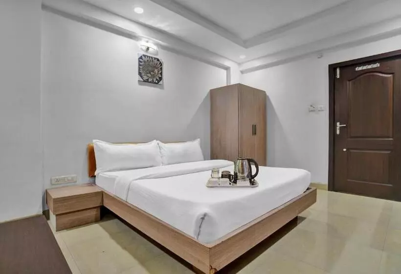 هتل Super Townhouse Divya Palace
