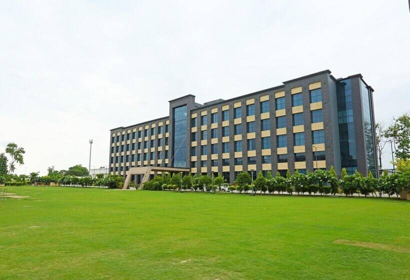 فندق Golden Blossom Imperial Resorts