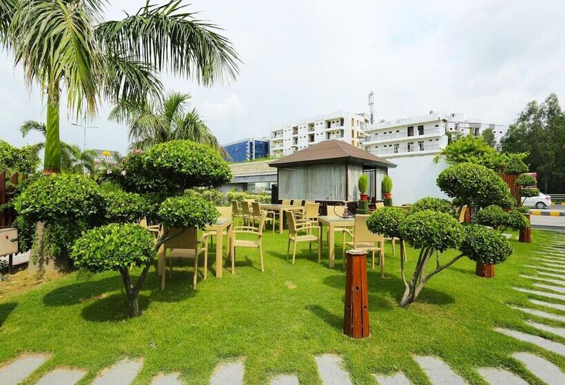 فندق Golden Blossom Imperial Resorts