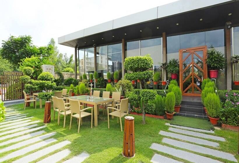 فندق Golden Blossom Imperial Resorts