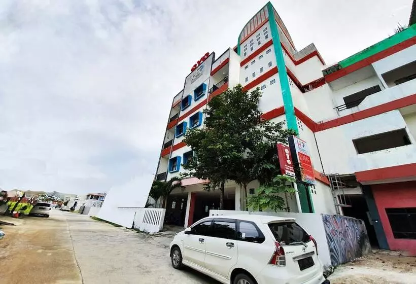 ホテル Her Mandiri Guest House