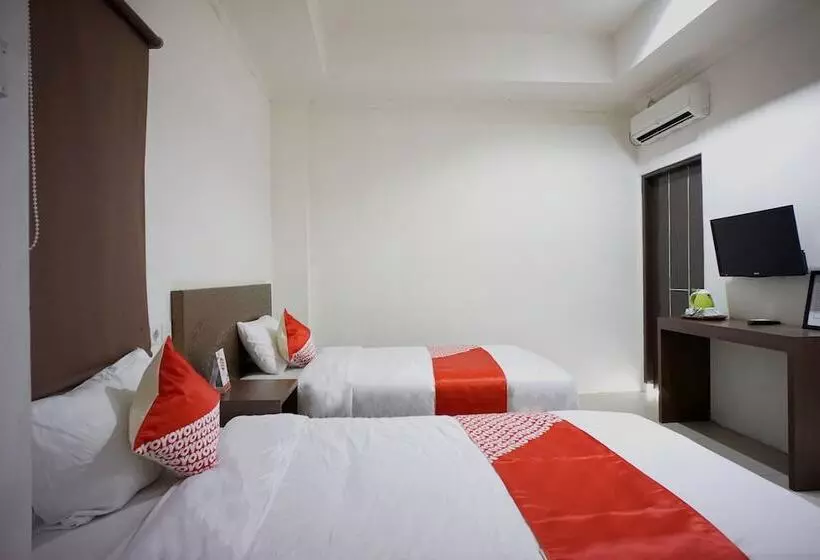 ホテル Her Mandiri Guest House