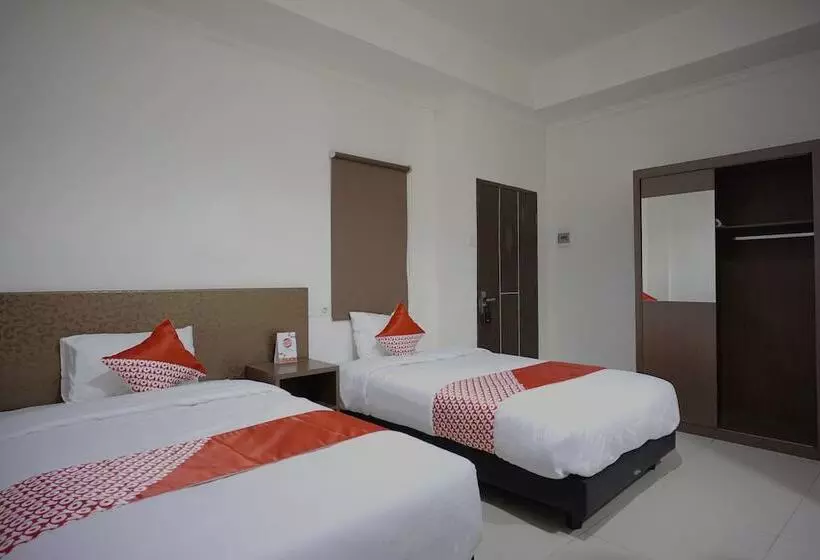 ホテル Her Mandiri Guest House