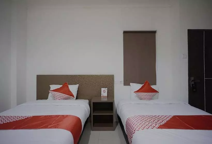 ホテル Her Mandiri Guest House
