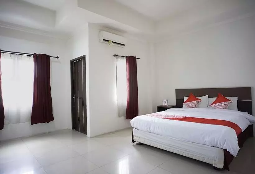 ホテル Her Mandiri Guest House