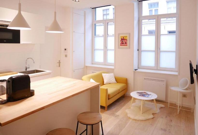 Отель Le Chat Qui Dort