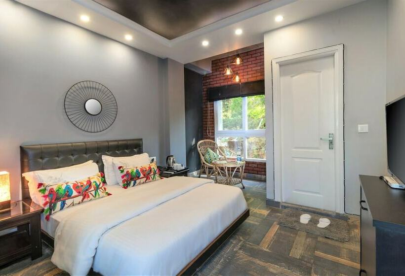 ホテル Nirvana Lodge & Lounge