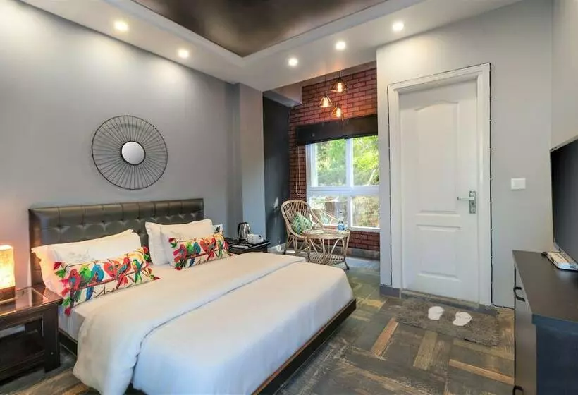 Hotelli Nirvana Lodge & Lounge