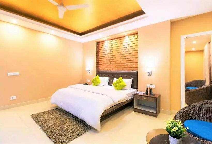 Hotelli Nirvana Lodge & Lounge