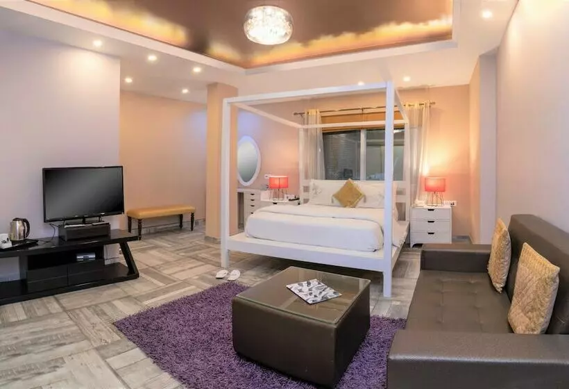Hotelli Nirvana Lodge & Lounge