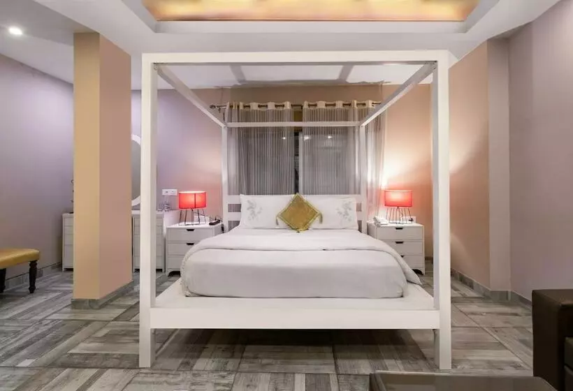 Hotelli Nirvana Lodge & Lounge