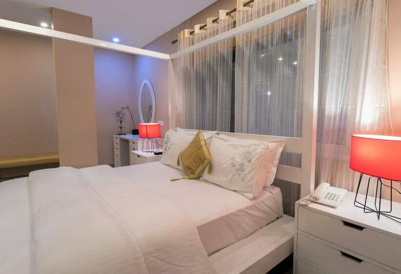 ホテル Nirvana Lodge & Lounge