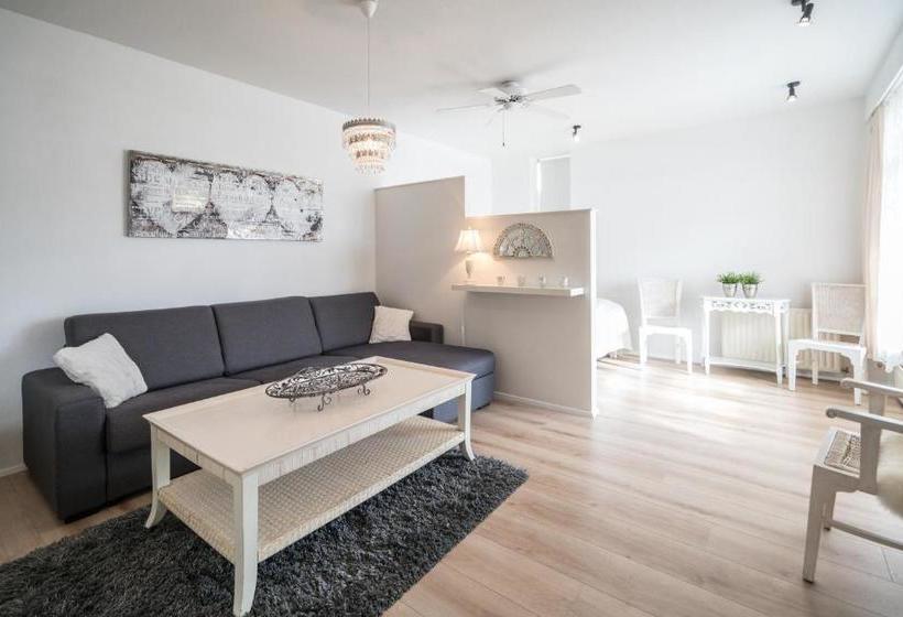 هتل River Apartments