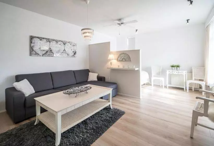 هتل River Apartments