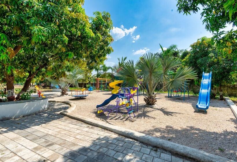 ホテル Saavaj Resort, Sasan Gir   Where Wilderness Meets Luxury