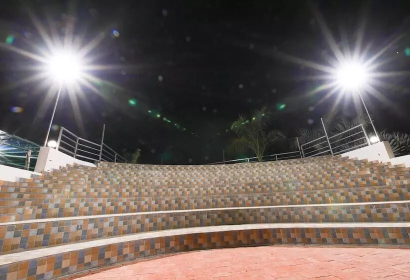 ホテル Saavaj Resort, Sasan Gir   Where Wilderness Meets Luxury