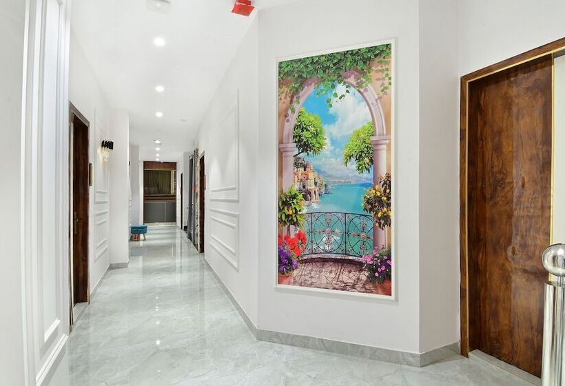 هتل Saina International