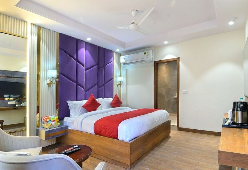 هتل Saina International