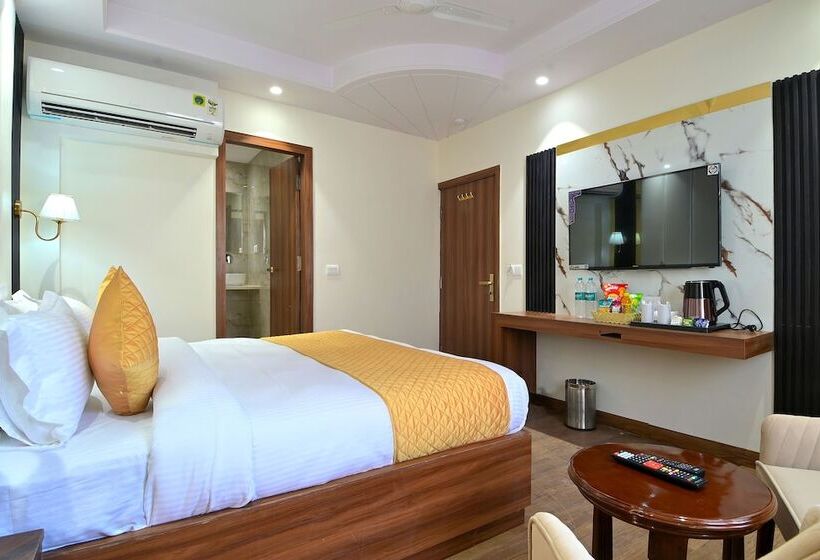 هتل Saina International