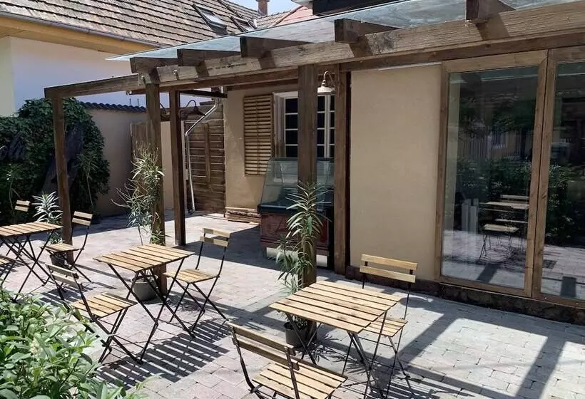 Hotel Silver Garden
