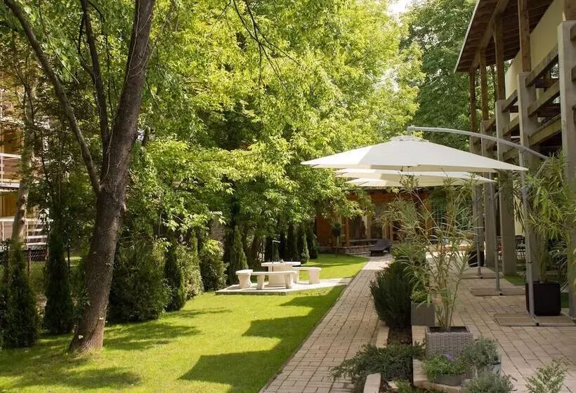 Hotel Silver Garden