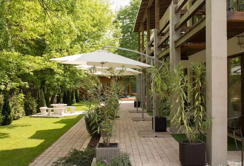 Hotel Silver Garden