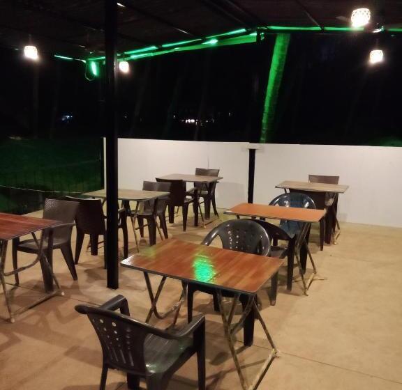 فندق The Cool Huts