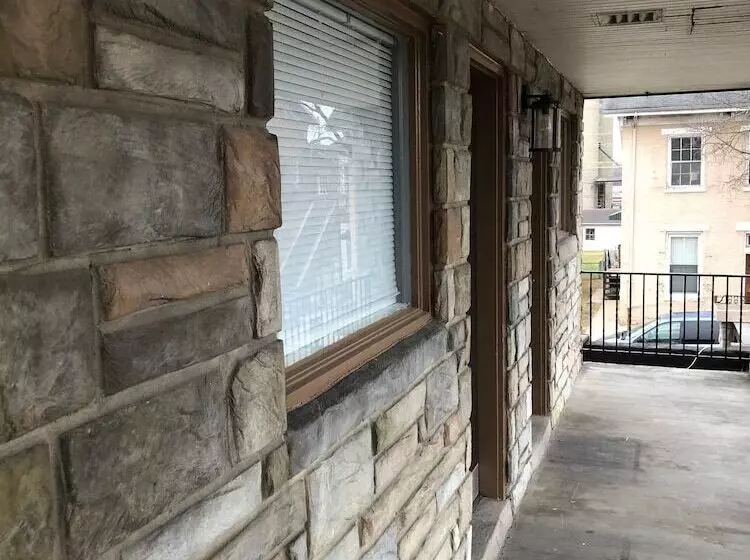 Hotelli The Guest House