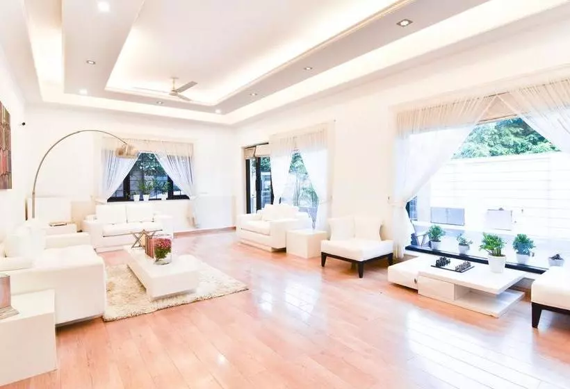 Hotelli Treebo Trend The G8 Sector 39