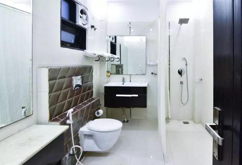 Hotelli Treebo Trend The G8 Sector 39