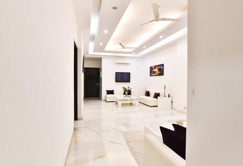 בית מלון כפרי Treebo Trend The G8 Sector 39