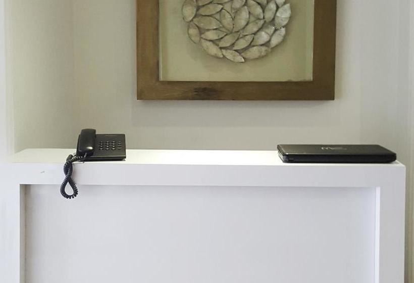 בית מלון כפרי Treebo Trend The G8 Sector 39