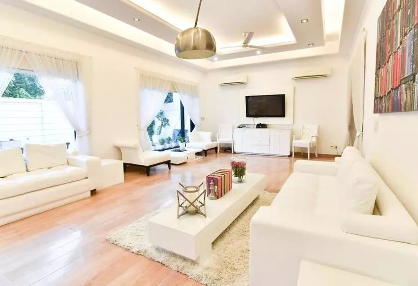 Hotelli Treebo Trend The G8 Sector 39