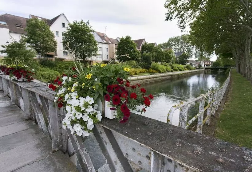 Hotelli Zenao Appart Hôtels Troyes