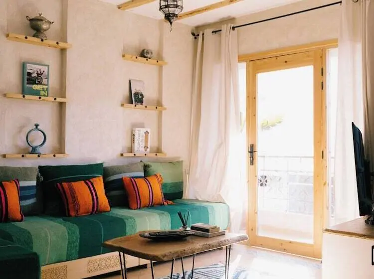 ユースホステル The Lodge