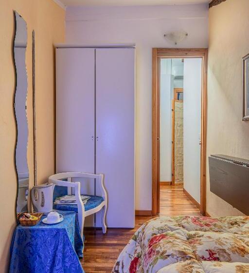 هتل Affittacamere La Mansarda Del Centro